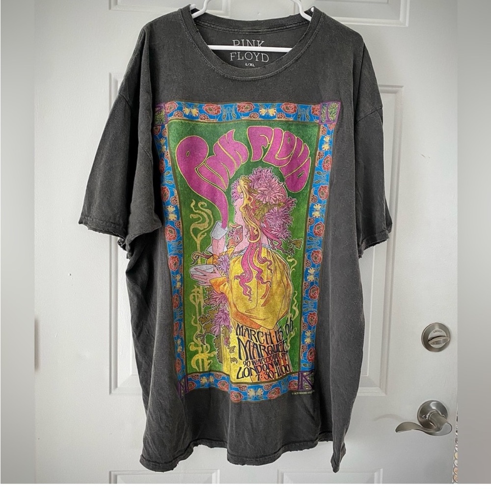 Urban Outfitters Oversized Band Tee Pink Floyd